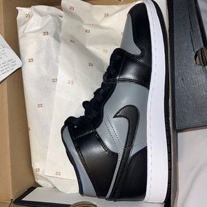 Air Jordan 1 Mid
